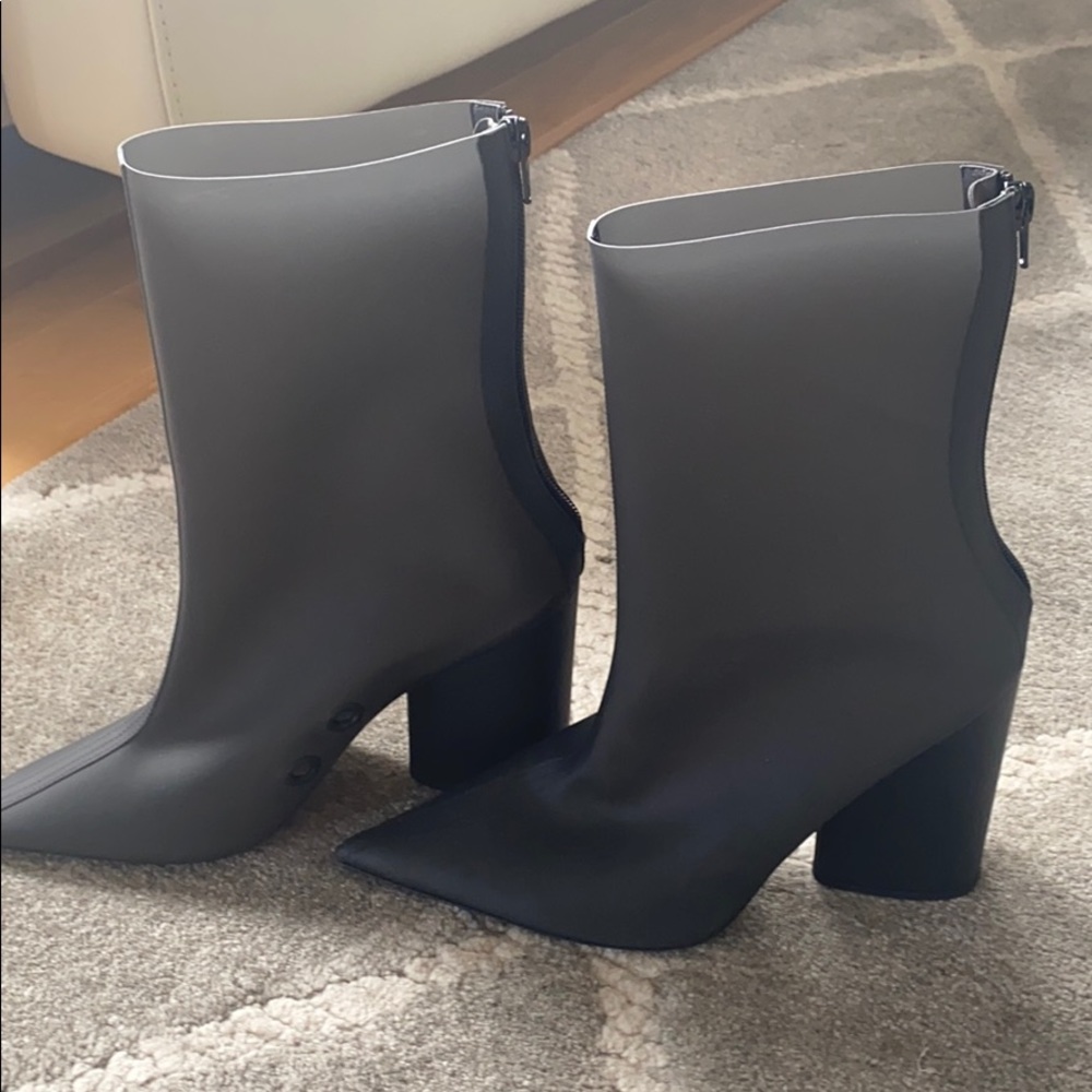 Ankle rubber boots